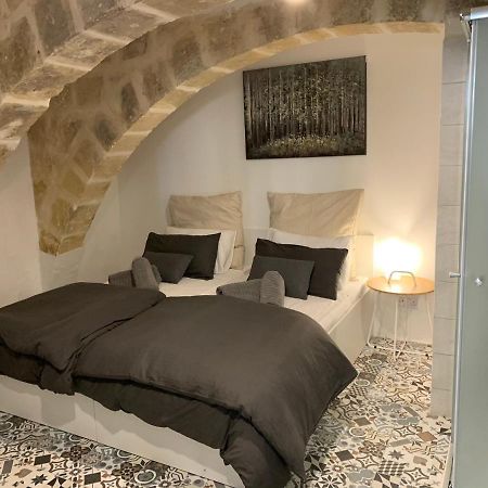 Studio Apartment In Валета Екстериор снимка